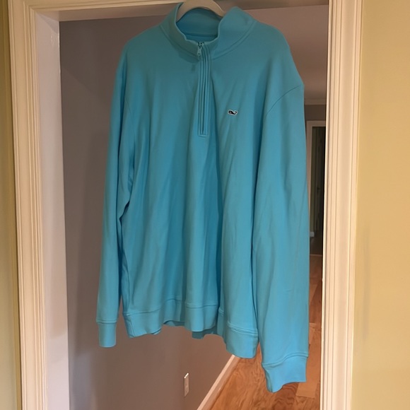 Like New, Vineyard, Vines hundred percent cotton pull over size XL - Picture 2 of 5